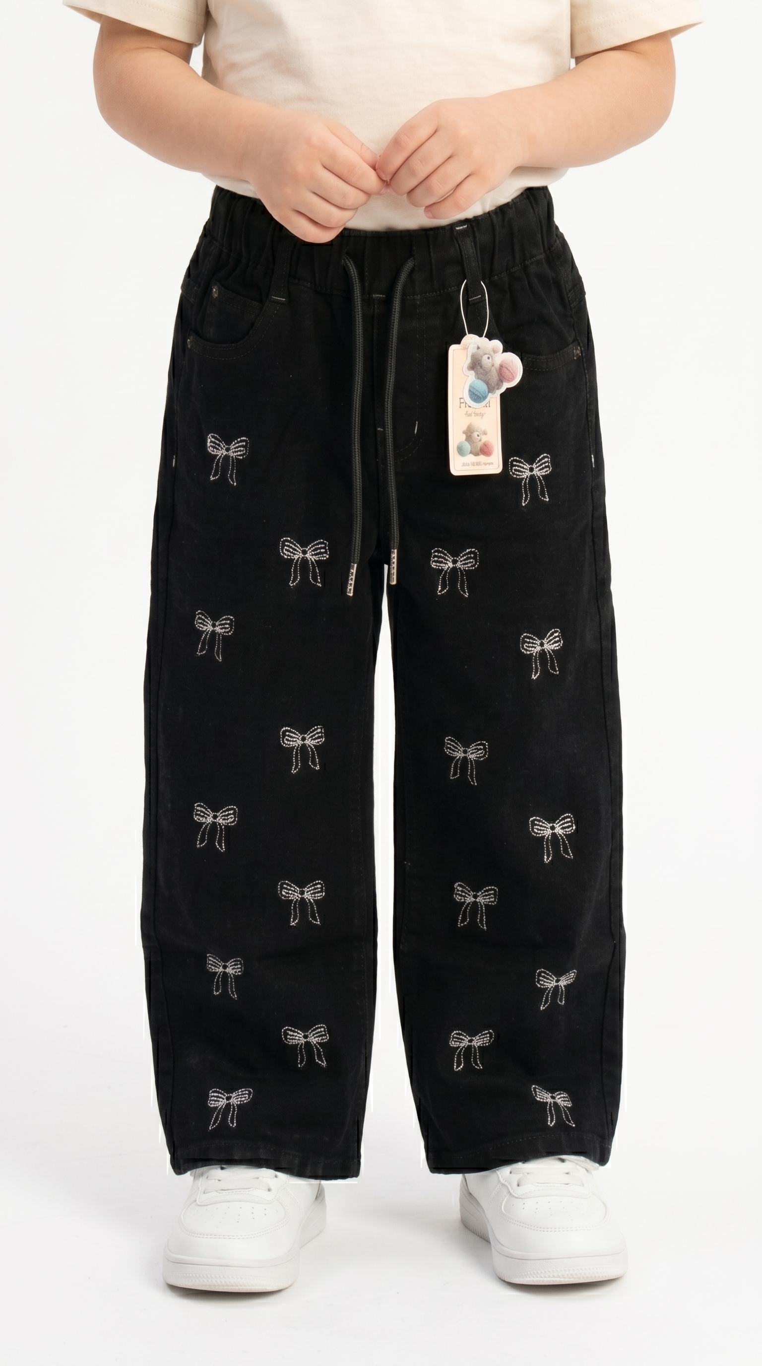 Artisan Butterfly Embroidered Denim Pants (Black)